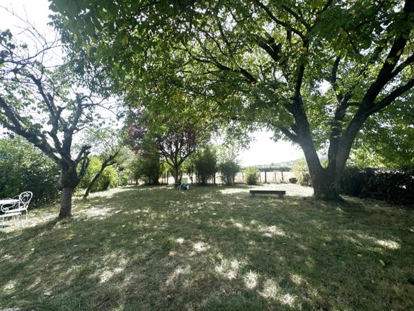 Vault-de-Lugny (89200) Maison bourgeoise avec corps de ferme située dans le secteur de VAULT -DE-LUGNY à 263 220 €