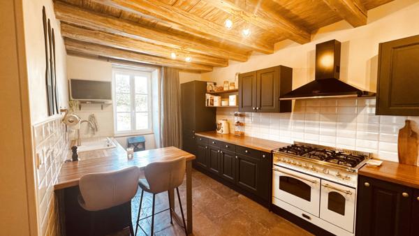 Vault-de-Lugny (89200) Maison bourgeoise avec corps de ferme située dans le secteur de VAULT -DE-LUGNY à 263 220 €