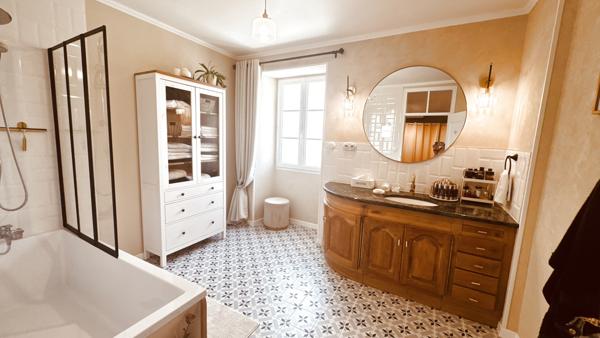 Vault-de-Lugny (89200) Maison bourgeoise avec corps de ferme située dans le secteur de VAULT -DE-LUGNY à 263 220 €