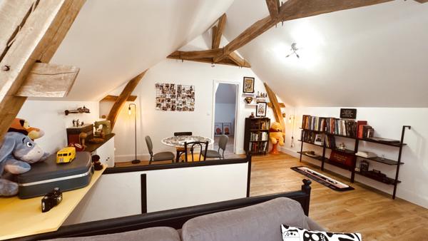 Vault-de-Lugny (89200) Maison bourgeoise avec corps de ferme située dans le secteur de VAULT -DE-LUGNY à 263 220 €