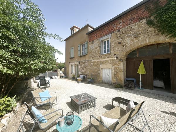 Vault-de-Lugny (89200) Maison bourgeoise avec corps de ferme située dans le secteur de VAULT -DE-LUGNY à 263 220 €