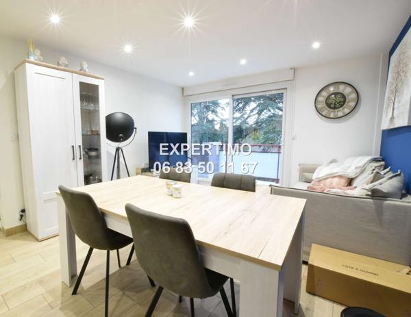 Rives (38140) APPARTEMENT T3 RENOVE-DERNIER ETAGE AVEC GRANDE TERRASSE ET BALCON