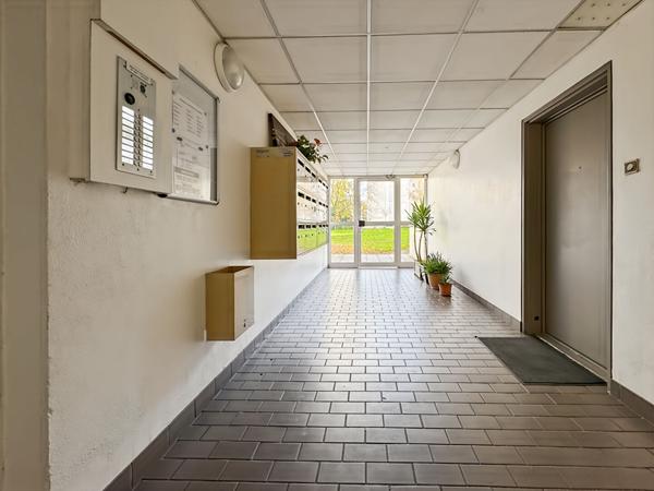 Appartement F3 66m² proche centre ville et METRO 11