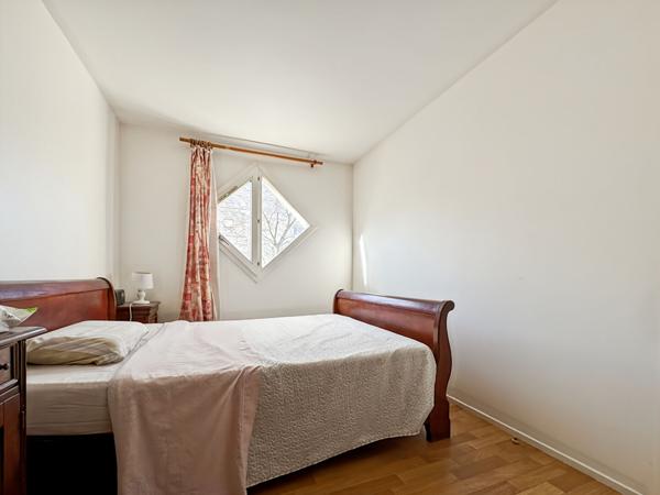 Appartement F3 66m² proche centre ville et METRO 11