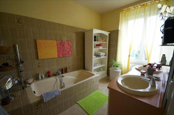 Maison individuelle + 4 logements loués