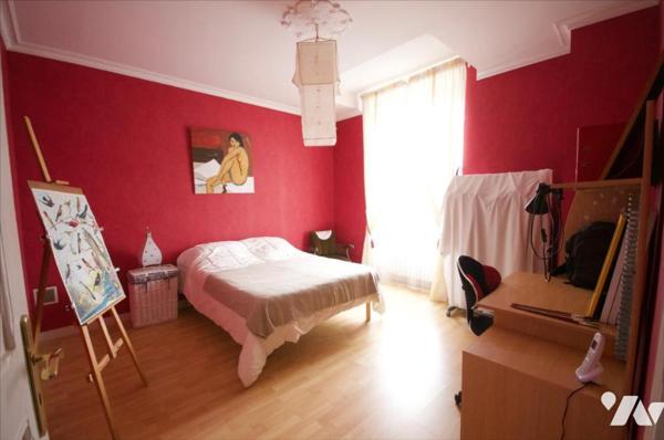 Maison individuelle + 4 logements loués