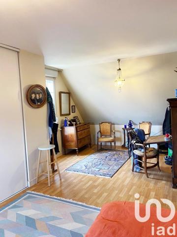 Maison traditionnelle 5 pièces de 102 m² à Saint-Antoine-du-Rocher (37360)