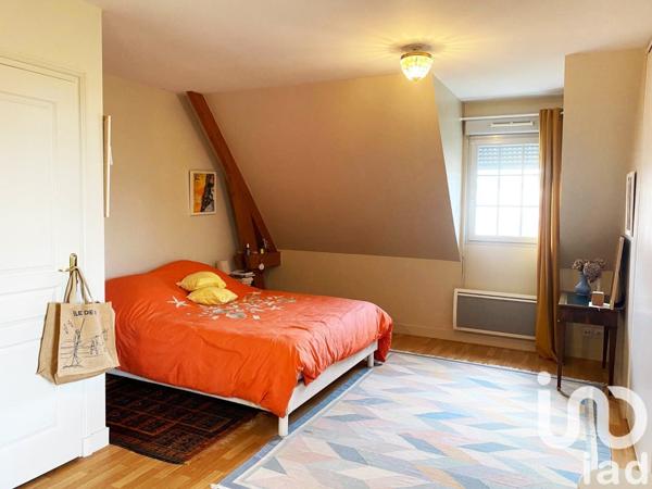 Maison traditionnelle 5 pièces de 102 m² à Saint-Antoine-du-Rocher (37360)