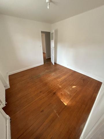 CENTRE VILLE APPARTEMENT T3 Bis AVEC BALCON 750 € Réf. : LA2039