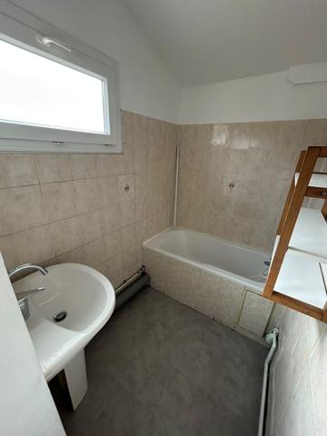 CENTRE VILLE APPARTEMENT T3 Bis AVEC BALCON 750 € Réf. : LA2039