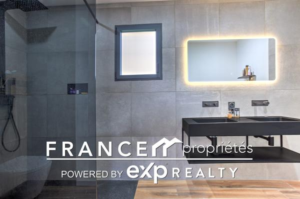 Villa contemporaine 2022 avec piscine et prestations haut de gamme