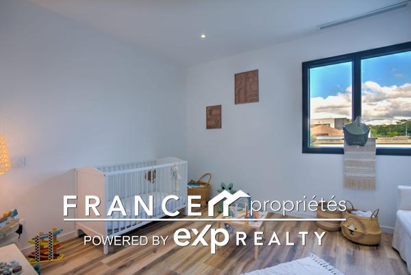 Villa contemporaine 2022 avec piscine et prestations haut de gamme