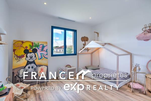 Villa contemporaine 2022 avec piscine et prestations haut de gamme