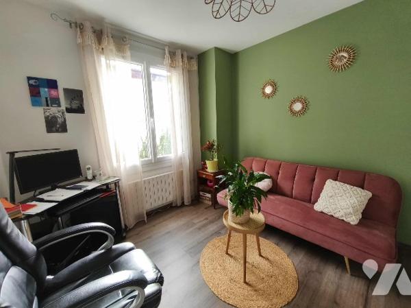 Jolie maison avec vue et terrain