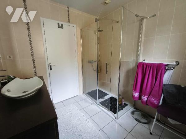 Jolie maison avec vue et terrain