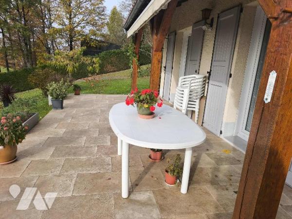 Jolie maison avec vue et terrain