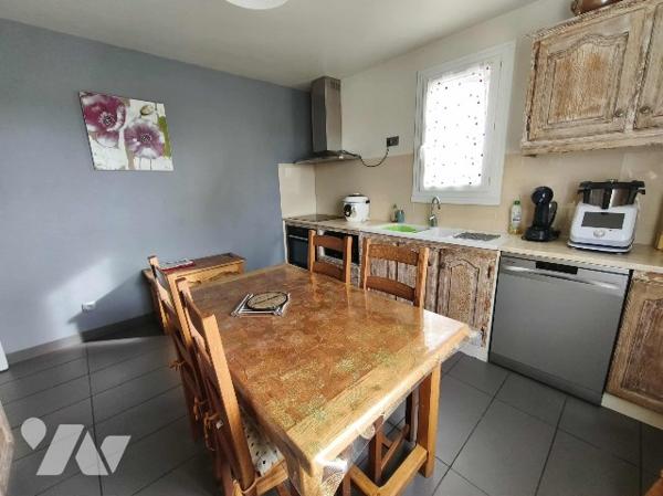 Jolie maison avec vue et terrain