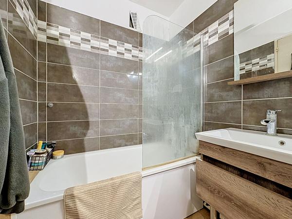 Appartement Marseille 3 pièce(s) 71 m2, cave