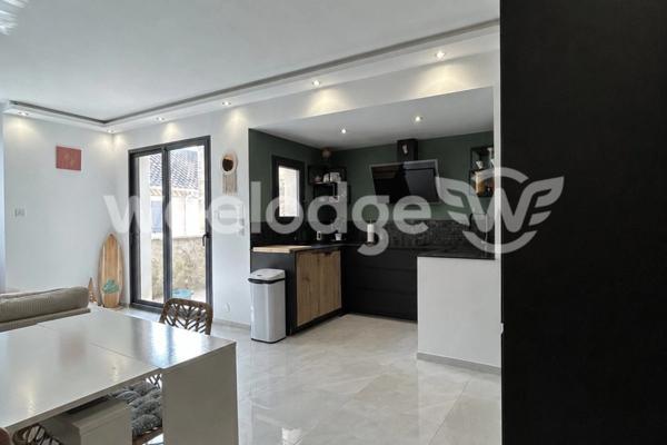 Maison à vendre 4 pièces de 92,27 m² à Roquemaure