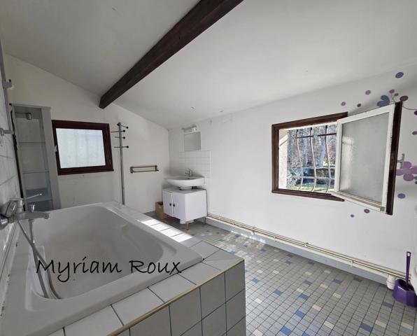 Orléans, CHU à 5 min, à vendre maison de 143 m2, 5 chambres, terrain de 1000 m2.
