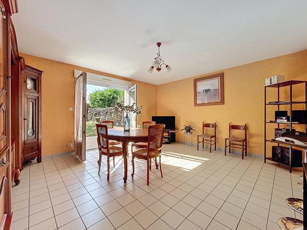 Maison plain pied  au centre ville de Plélan-le-Grand et en  impasse d’un petit lotissement.