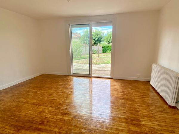 maison d'habitation rénovée avec garage, jardin et dépendance