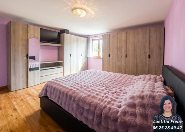 Appartement
         4 pièces
        - 114 m² 325 000 € *
