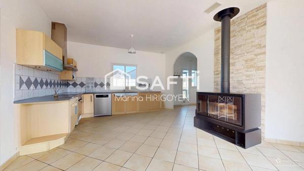 Plain pied 140M2, 4 chambres, Piscine, Garage.