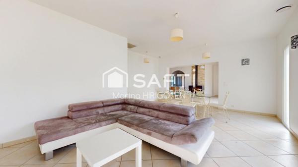 Plain pied 140M2, 4 chambres, Piscine, Garage.