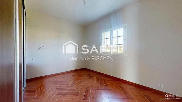 Plain pied 140M2, 4 chambres, Piscine, Garage.