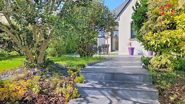Exclusivité ! Rare sur le marché maison avec 6 chambres dont 3 au rdc et 3 salles de bains/eau 170 m2