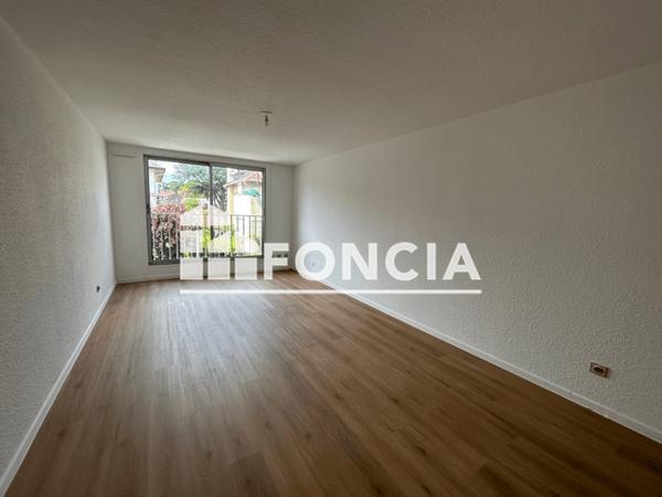 Location Appartement 2 pièces 45.64 m² - 62 AVENUE MAL JUIN Lourdes 65100