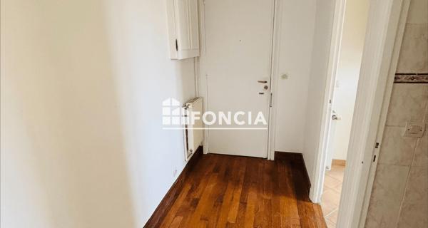 Location Studio 26 m² - Clichy 92110