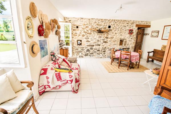 A vendre propriété de caractère de 240m² Lancieux