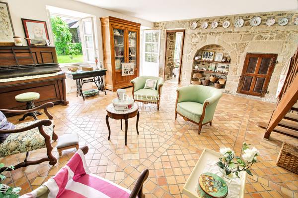 A vendre propriété de caractère de 240m² Lancieux