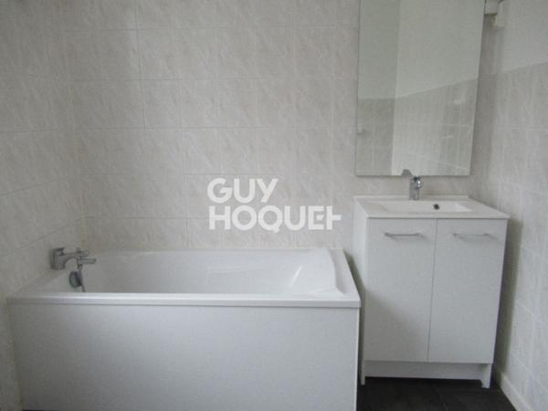 Appartement d'environ 67 m² à louer à PERONNE (80200).