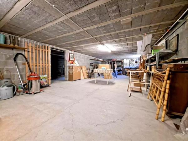 Vente                                                      Maison
                        
                     5 pièces                      100 m2                     à Aussillon
