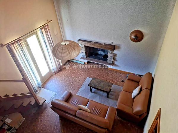 Vente                                                      Maison
                        
                     5 pièces                      100 m2                     à Aussillon
