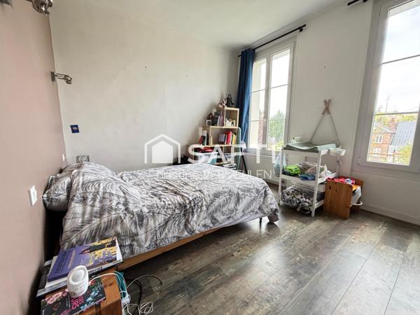Maison rénovée à Lisieux avec terrain, dépendances