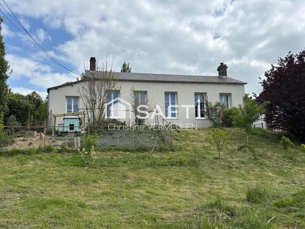 Maison rénovée à Lisieux avec terrain, dépendances