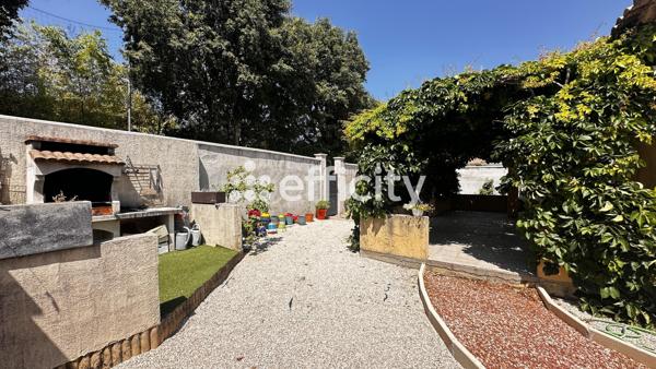 Maison
         4 pièces
        - 100 m² 310 000 € *