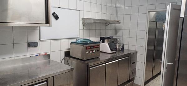 Fonds De Commerce
        
        - 80 m² 137 500 € *