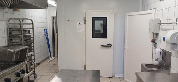 Fonds De Commerce
        
        - 80 m² 137 500 € *