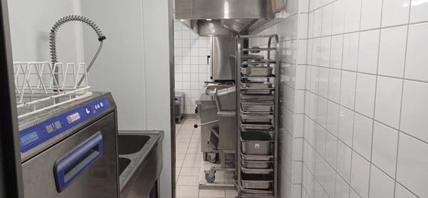 Fonds De Commerce
        
        - 80 m² 137 500 € *