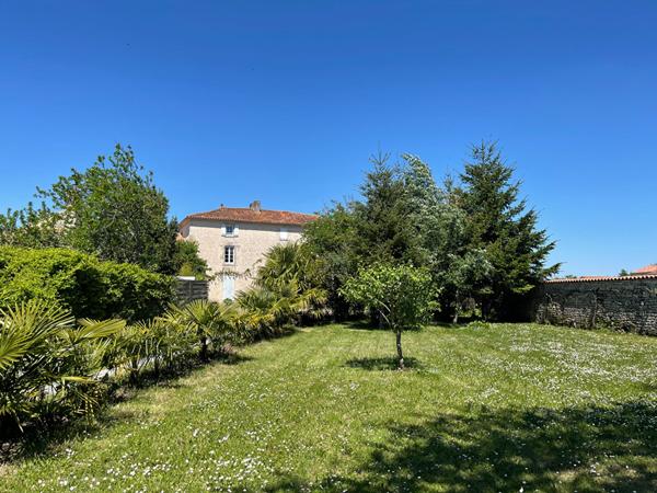 Immeuble de 4 logements à 5 min fontenay le comte