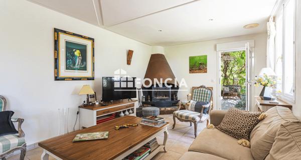 À vendre Maison 7 pièces 142.36 m² - Bormes-les-mimosas 83230