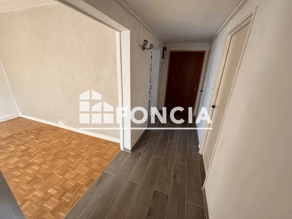 Location Appartement 2 pièces 51.73 m² - Epernay 51200