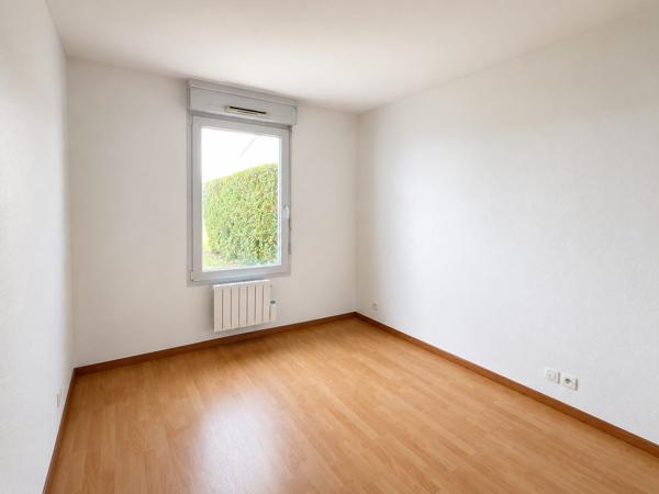 ANGERS ! APPARTEMENT T3 AVEC TERRASSE ET 2 PARKINGS