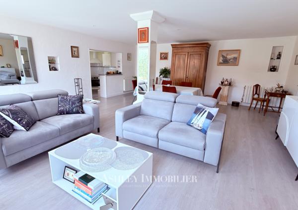 ÉLÉGANTE CHÂTELAILLONAISE - PISCINE INTÉRIEURE - JARDIN SUD - DOUBLE GARAGE - CHÂTELAILLON-PLAGE