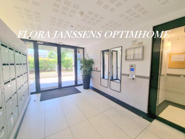 APPARTEMENT 4 CHAMBRES AVEC PATIO, LOGGIA ET PARKING